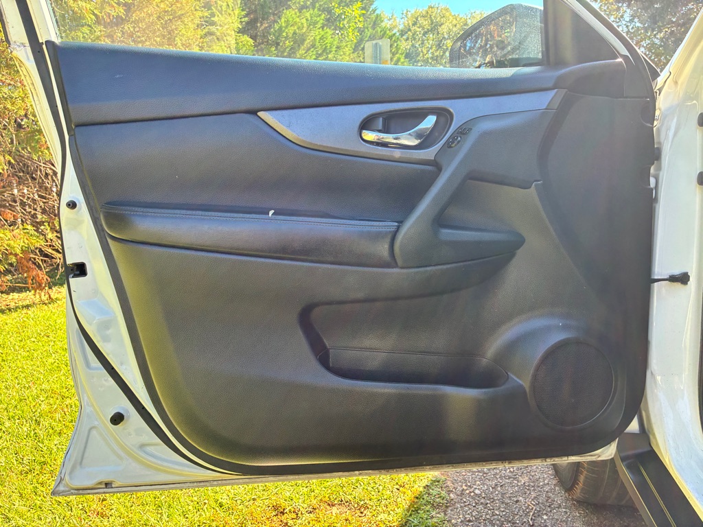 Photo 25 of this NISSAN ROGUE