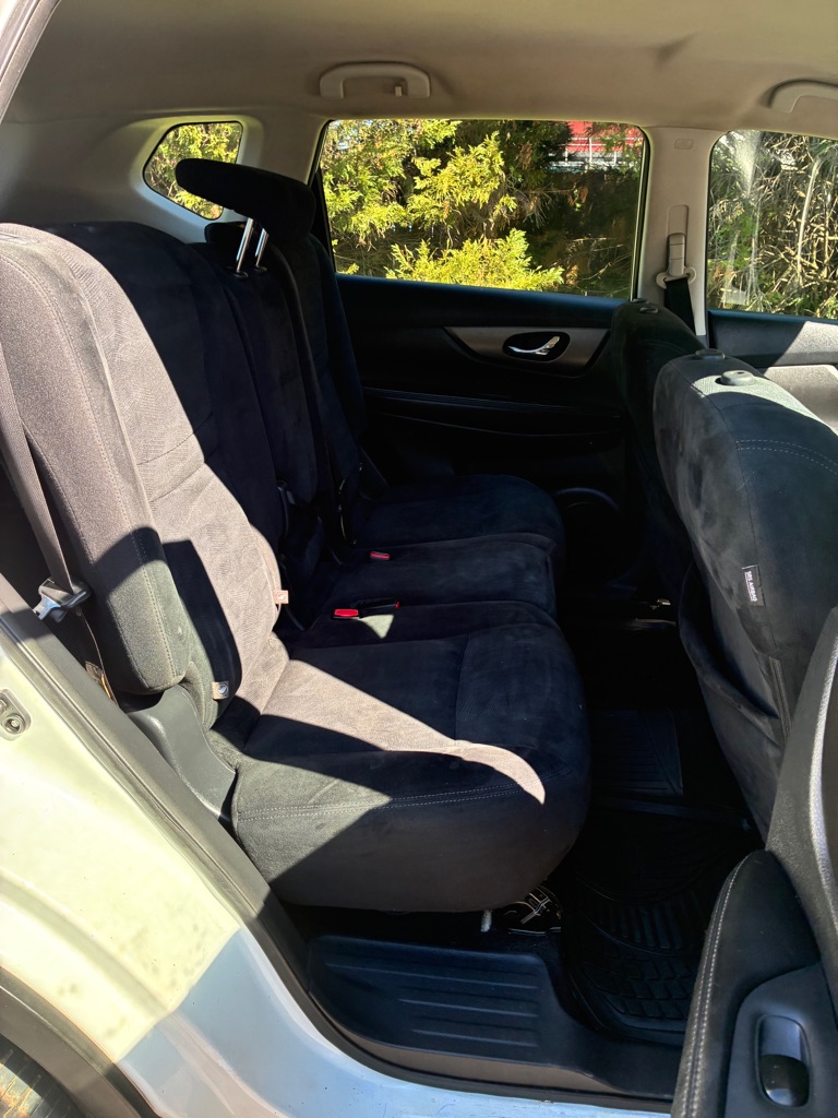 Photo 12 of this NISSAN ROGUE