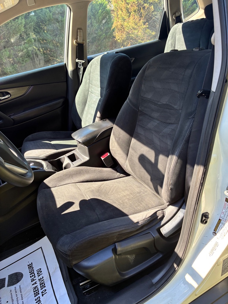 Photo 24 of this NISSAN ROGUE