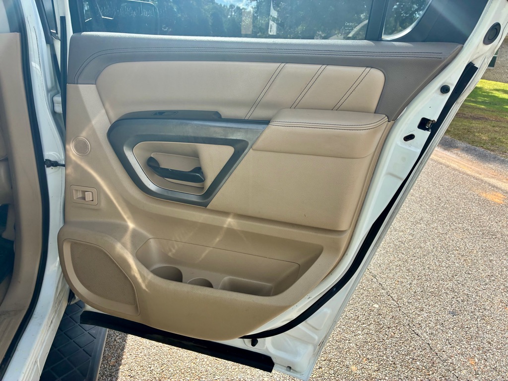 Photo 16 of this NISSAN ARMADA