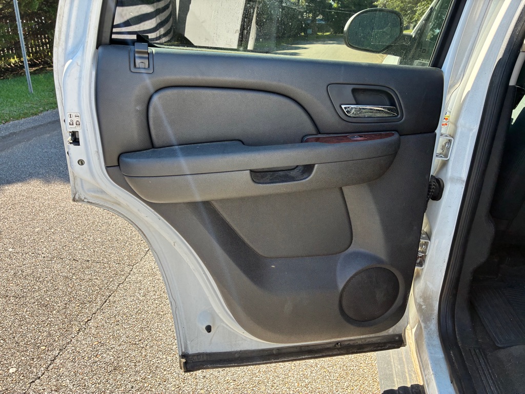 Photo 11 of this CHEVROLET TAHOE