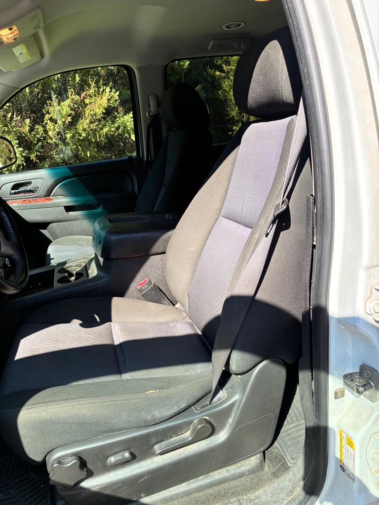 Photo 8 of this CHEVROLET TAHOE