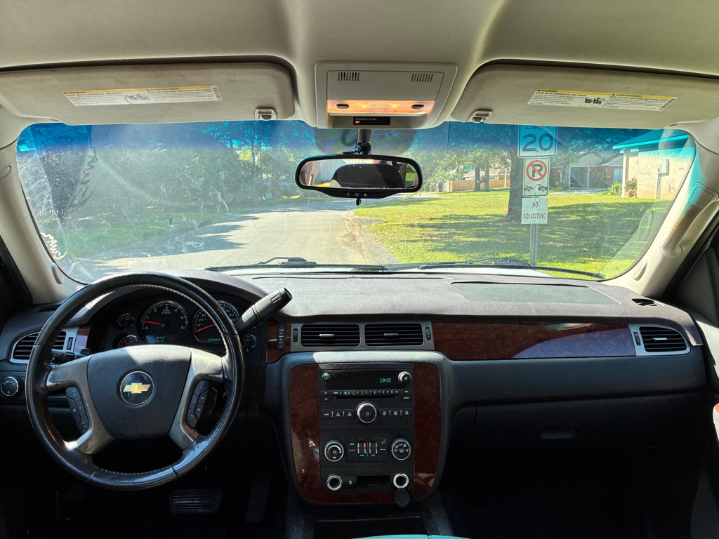 Photo 17 of this CHEVROLET TAHOE