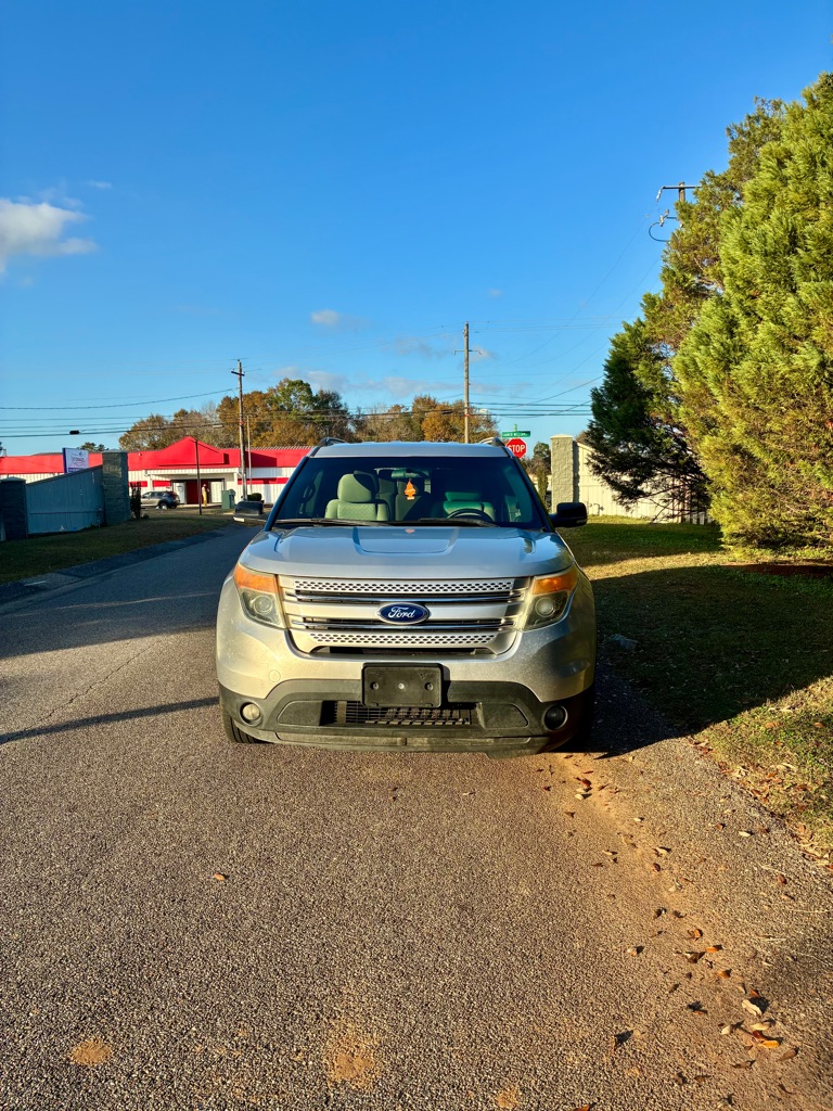 Photo 7 of this FORD EXPLORER