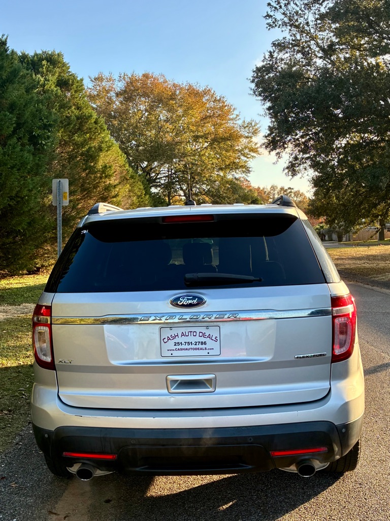 Photo 4 of this FORD EXPLORER