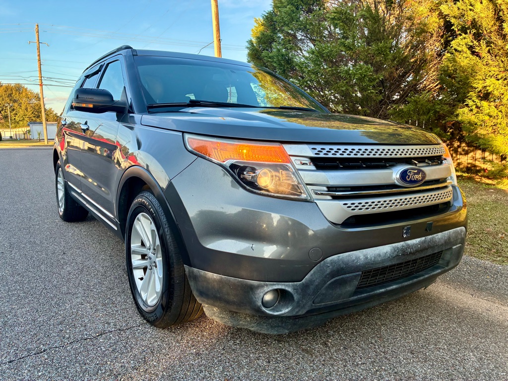 Photo 5 of this FORD EXPLORER