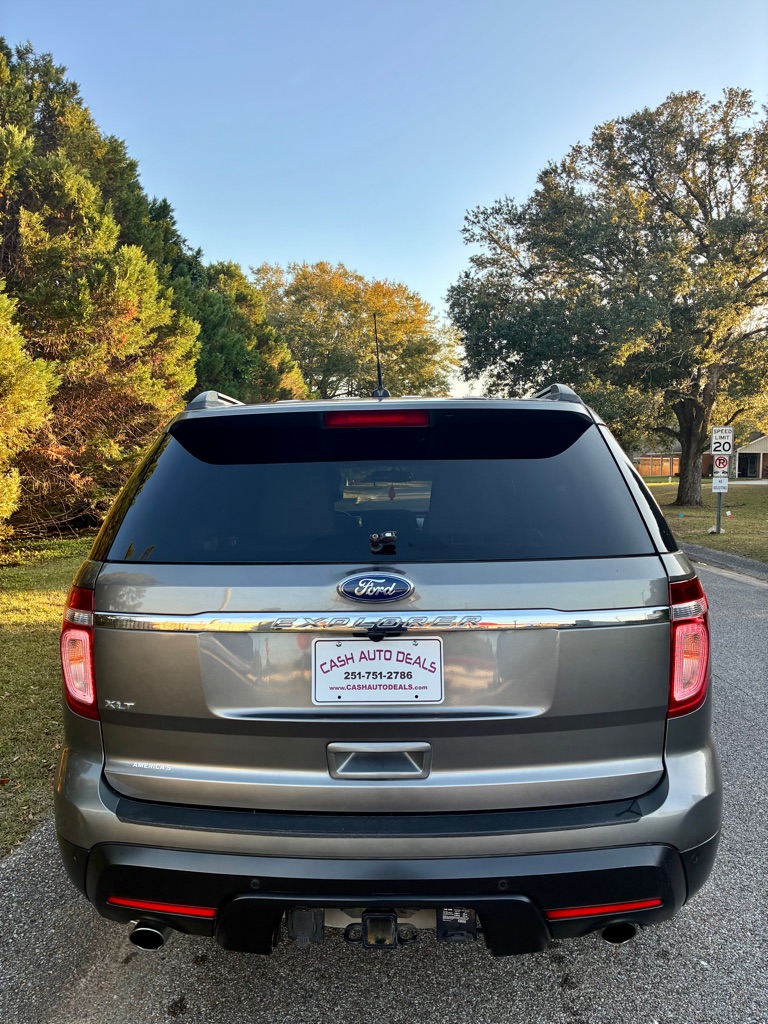 Photo 4 of this FORD EXPLORER