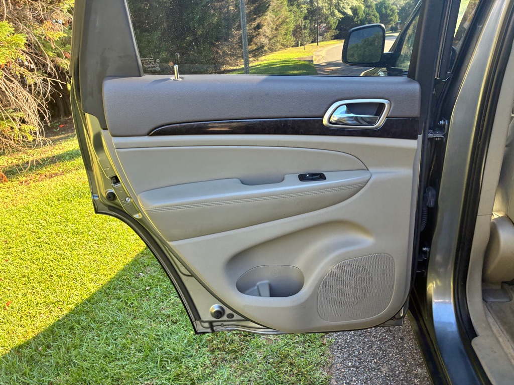 Photo 11 of this JEEP GRAND CHEROKEE