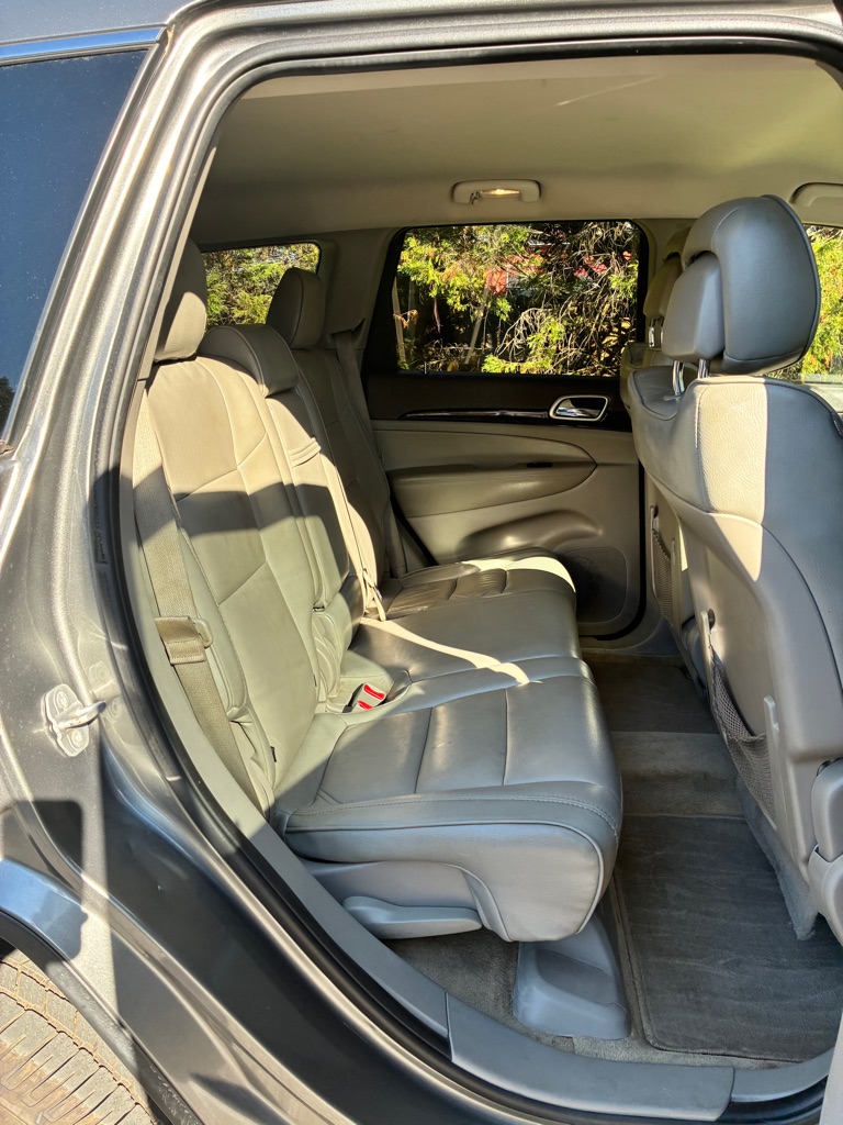 Photo 13 of this JEEP GRAND CHEROKEE