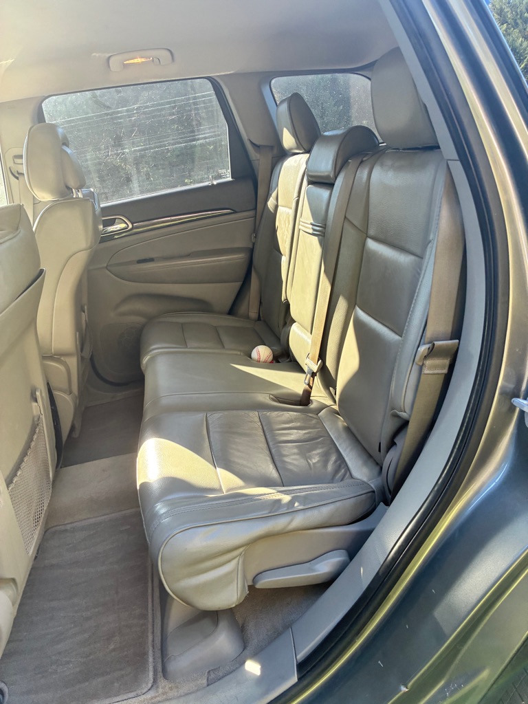 Photo 10 of this JEEP GRAND CHEROKEE