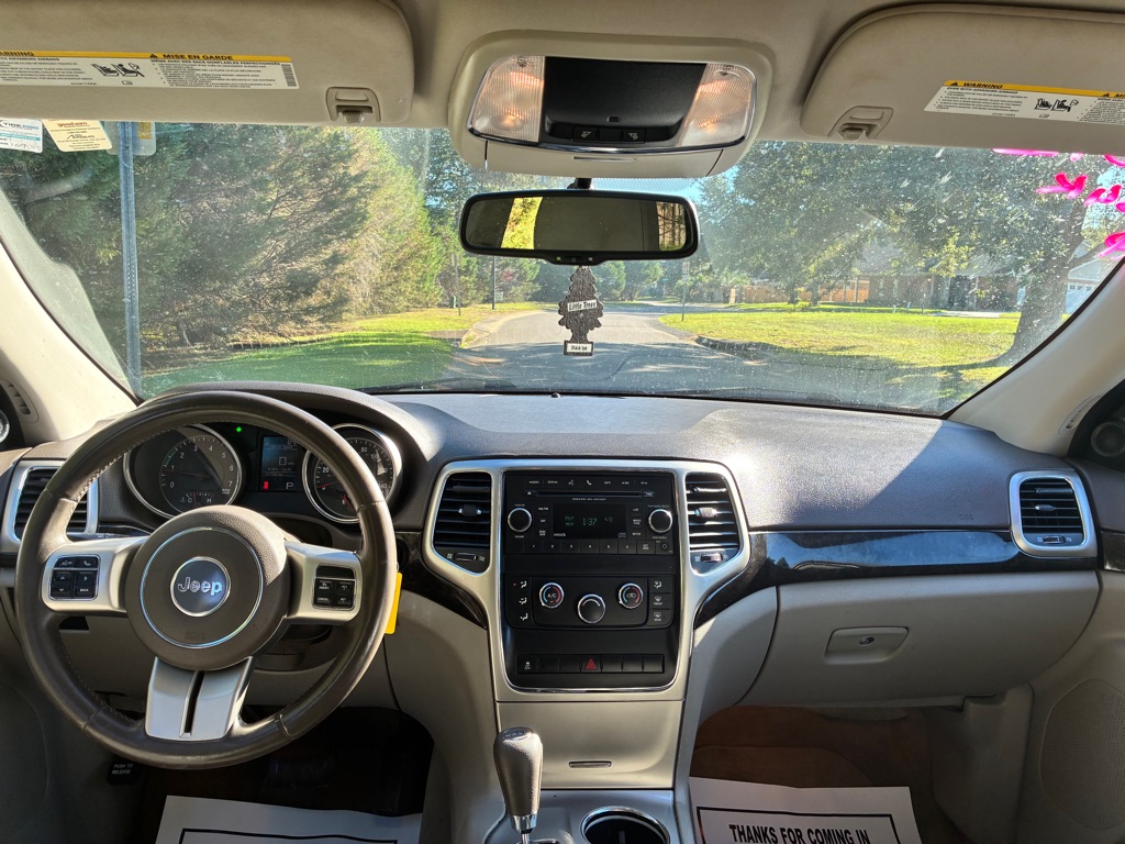 Photo 17 of this JEEP GRAND CHEROKEE