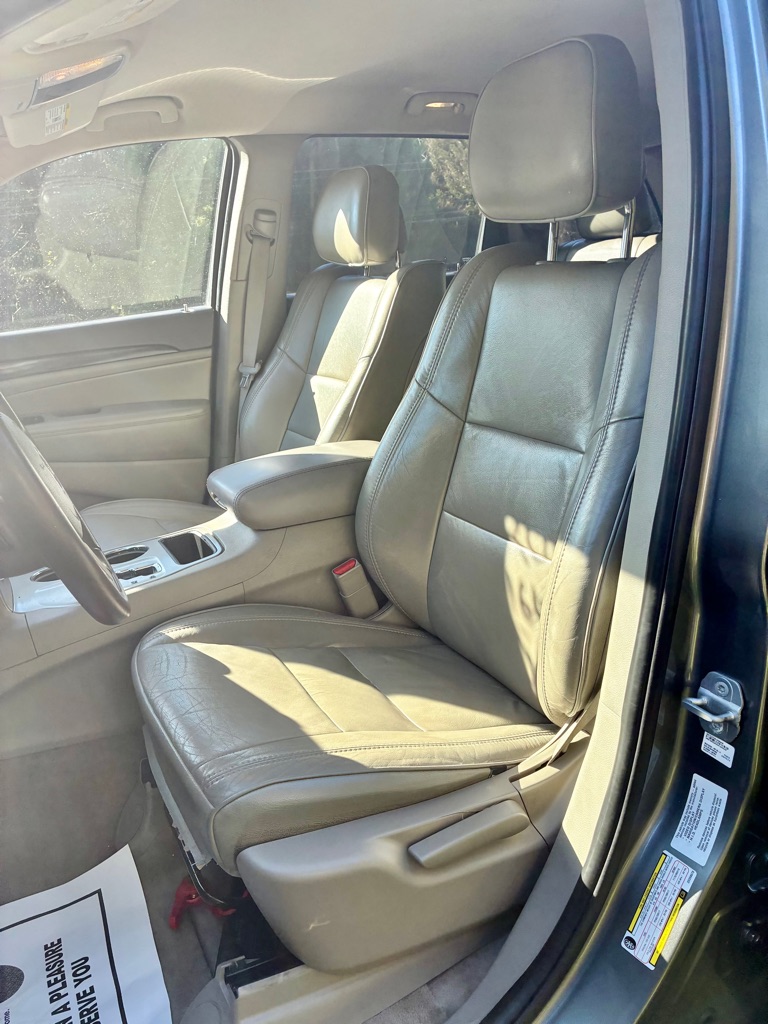 Photo 8 of this JEEP GRAND CHEROKEE