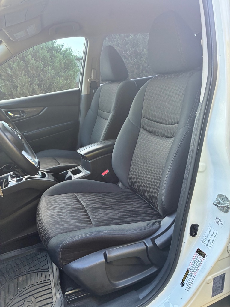 Photo 8 of this NISSAN ROGUE
