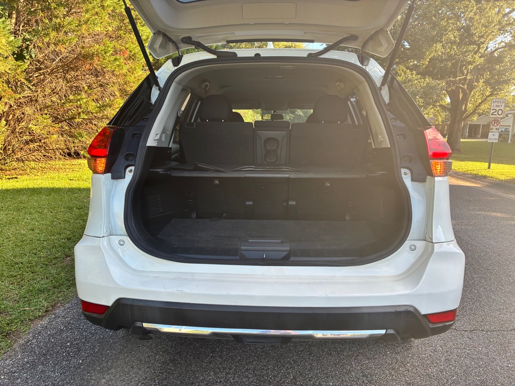 Photo 12 of this NISSAN ROGUE