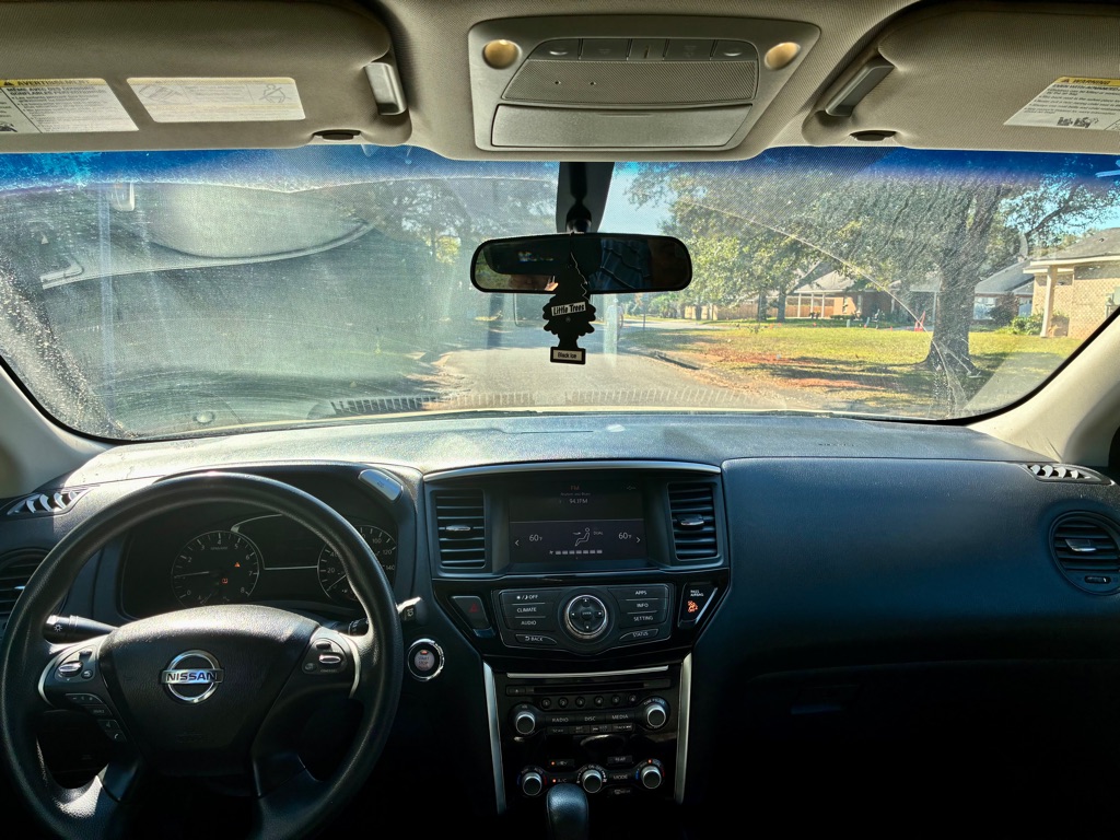 Photo 12 of this NISSAN PATHFINDER