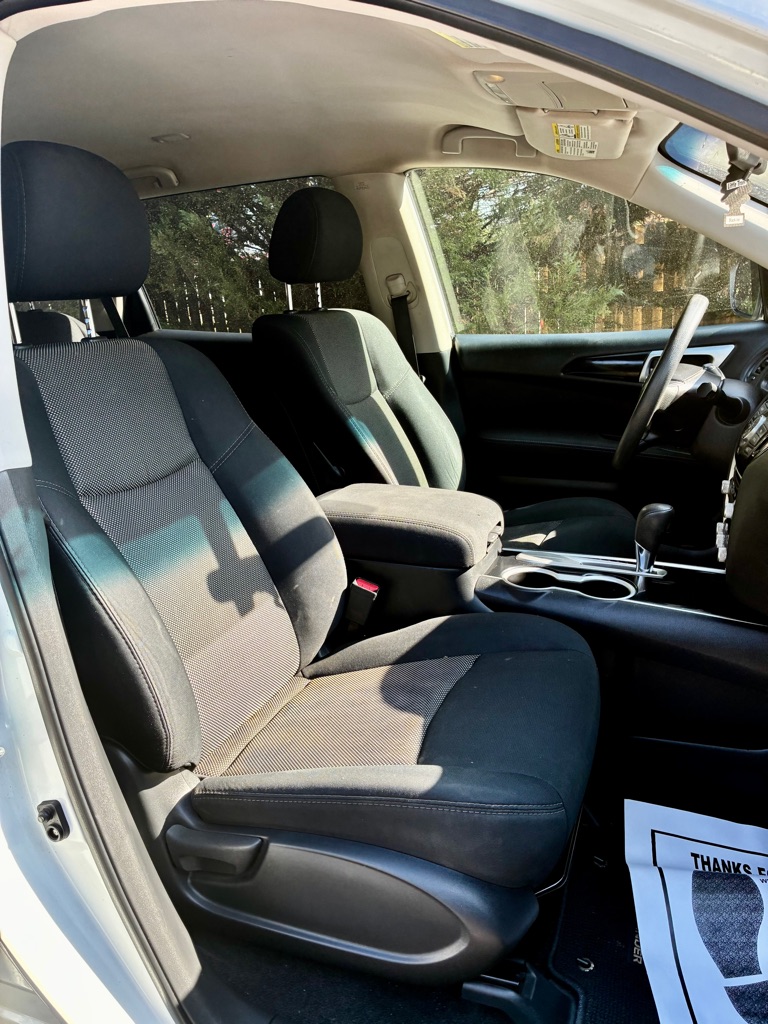Photo 17 of this NISSAN PATHFINDER