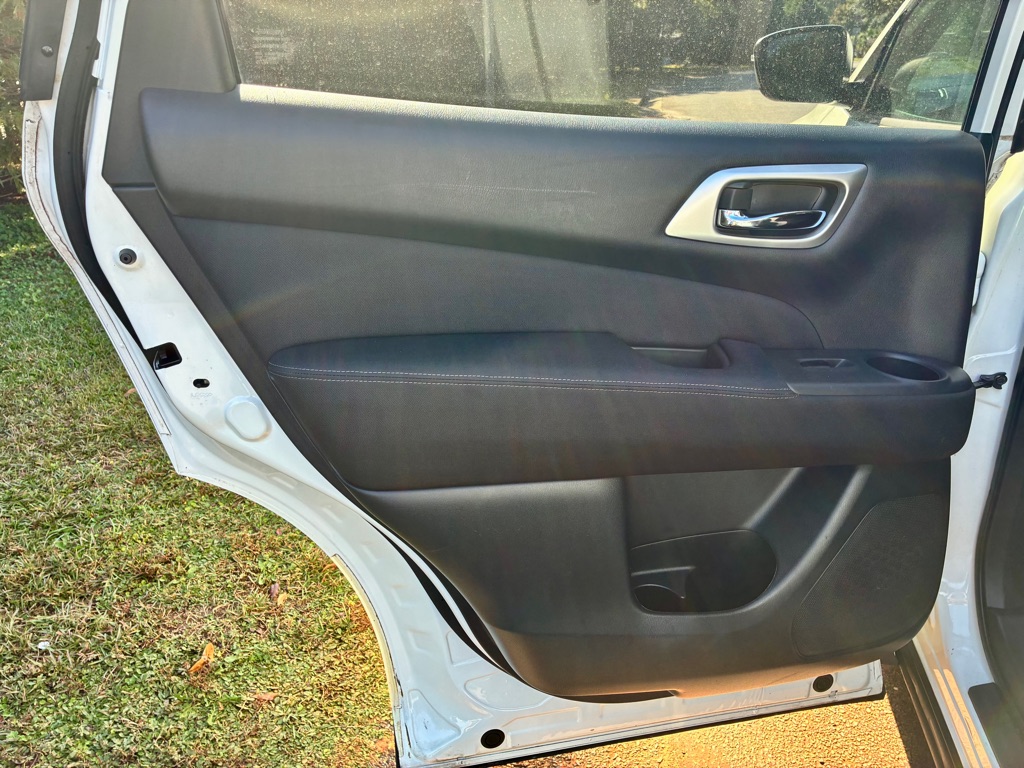Photo 11 of this NISSAN PATHFINDER