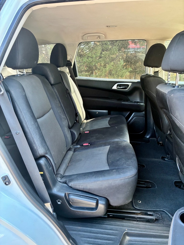 Photo 15 of this NISSAN PATHFINDER