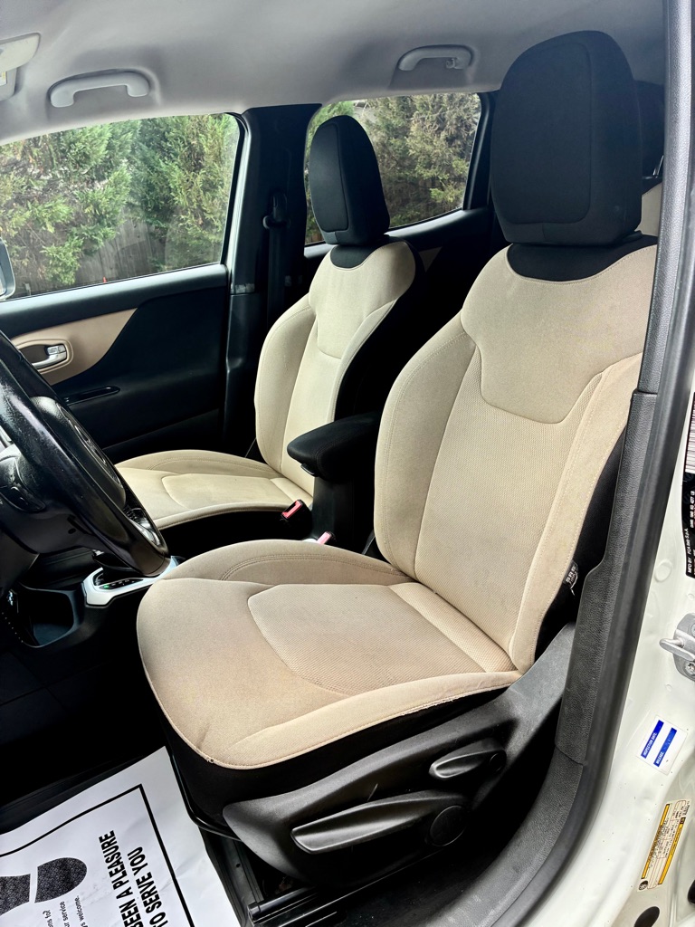 Photo 9 of this JEEP RENEGADE