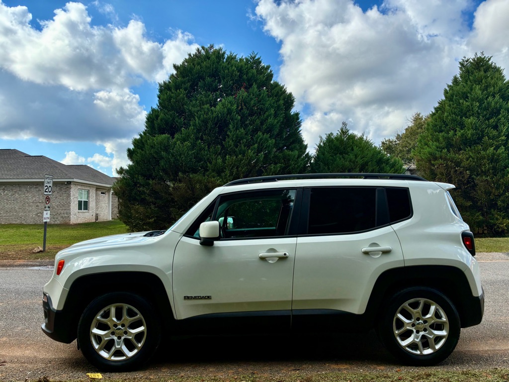 Photo 3 of this JEEP RENEGADE