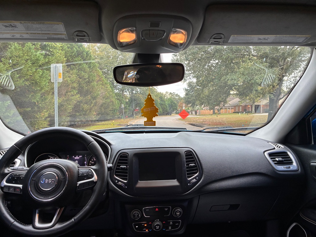 Photo 12 of this JEEP COMPASS