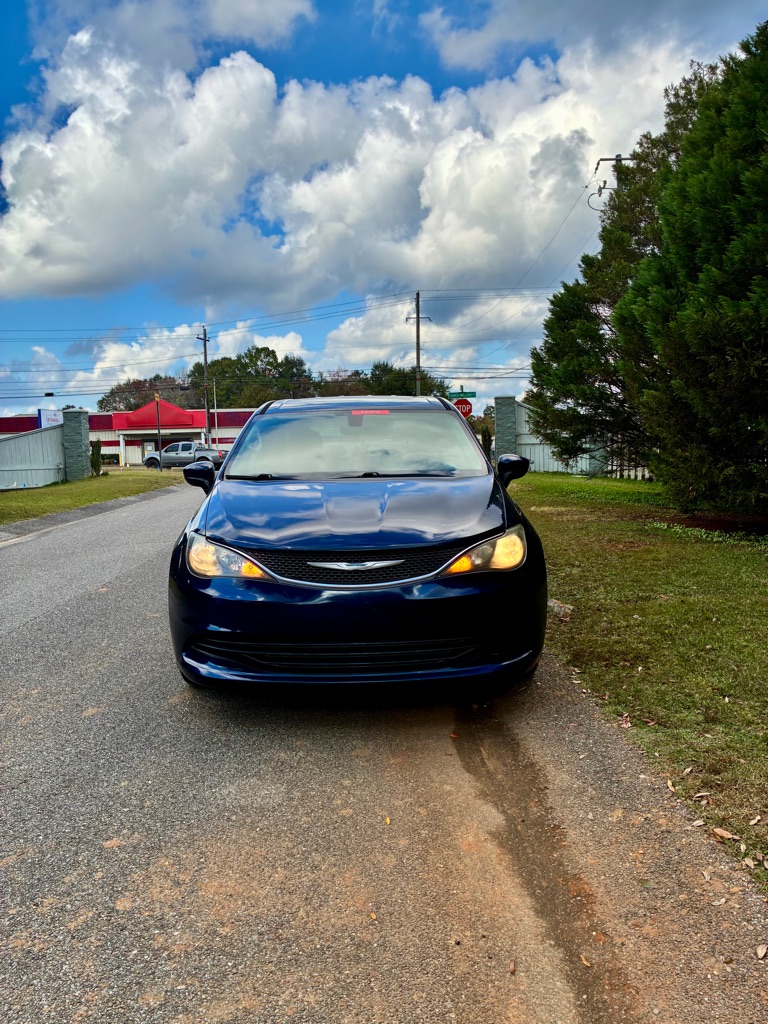 Photo 4 of this CHRYSLER PACIFICA