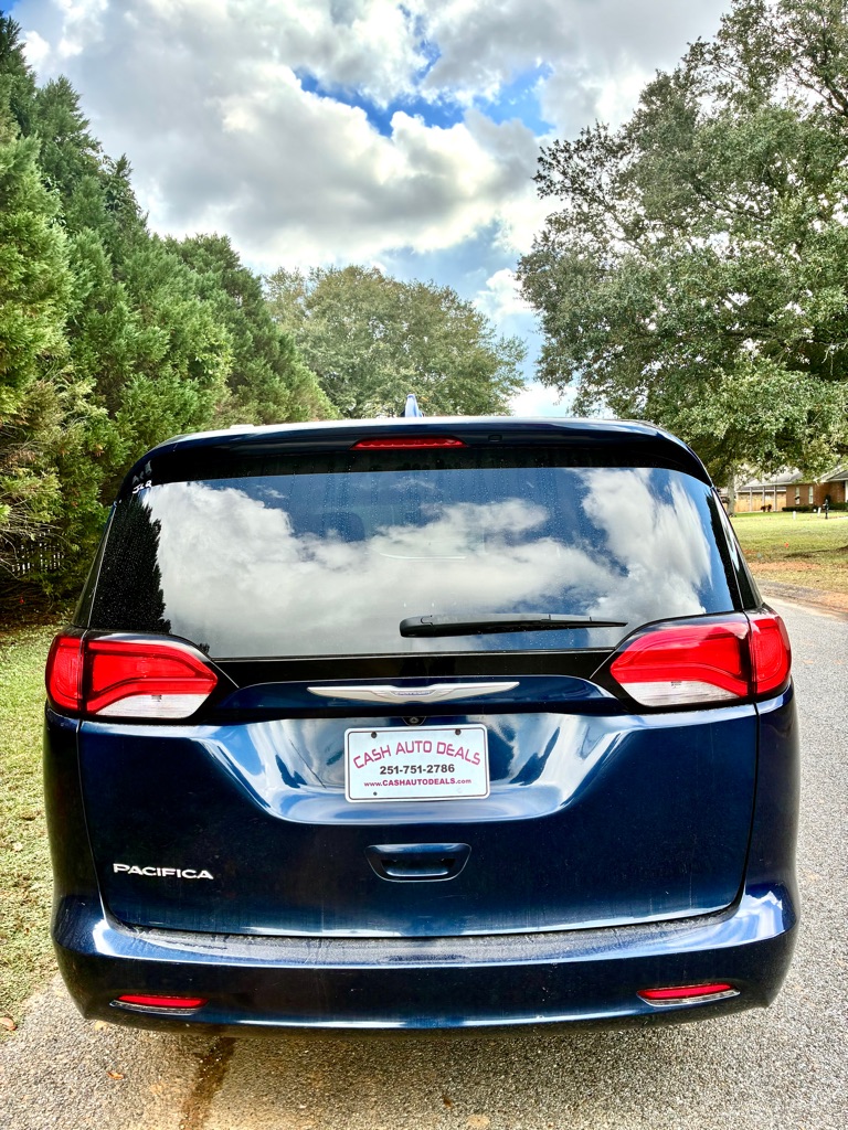 Photo 7 of this CHRYSLER PACIFICA