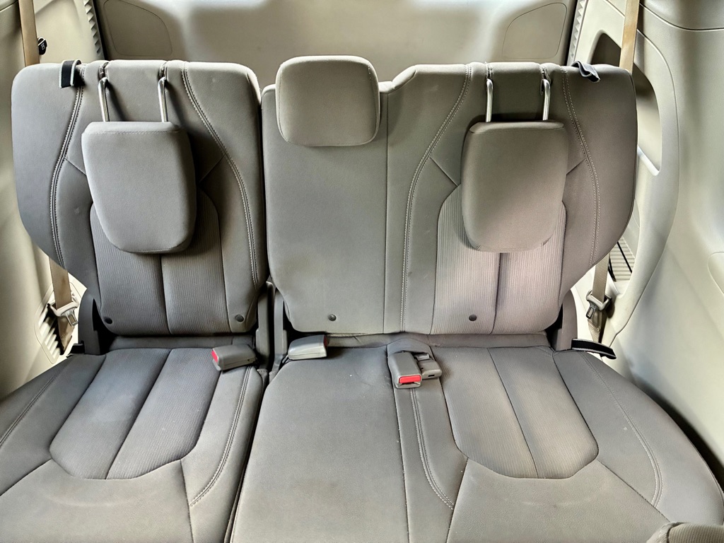 Photo 12 of this CHRYSLER PACIFICA