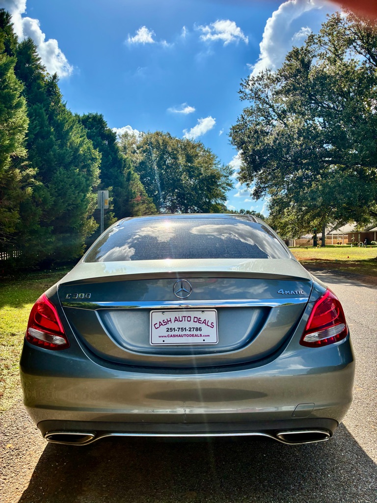 Photo 4 of this MERCEDES-BENZ C-CLASS