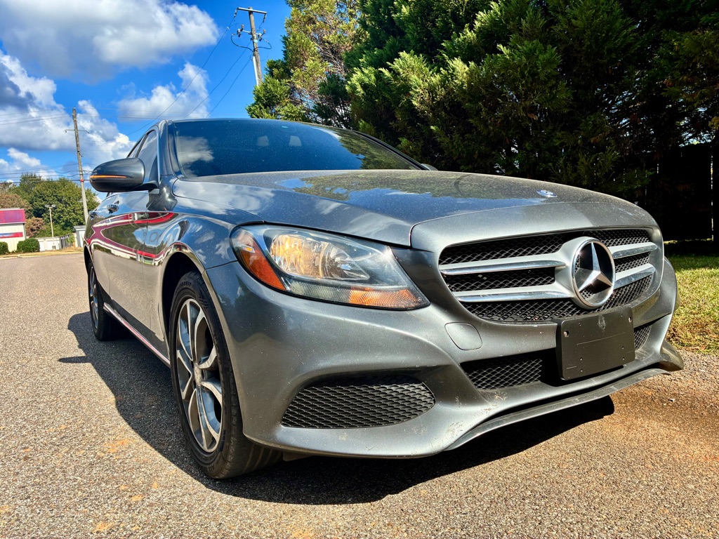 Photo 5 of this MERCEDES-BENZ C-CLASS