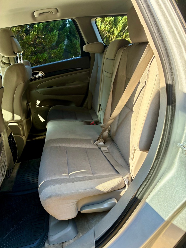 Photo 10 of this JEEP GRAND CHEROKEE