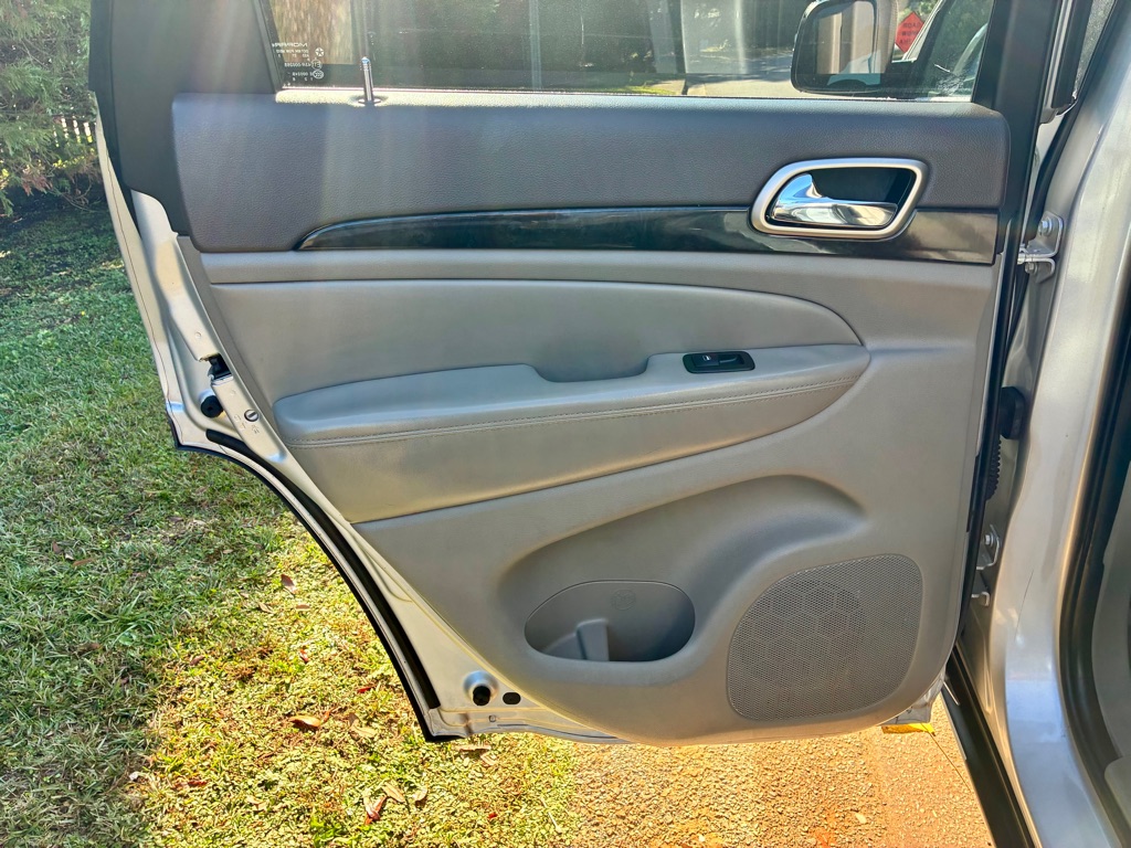 Photo 11 of this JEEP GRAND CHEROKEE
