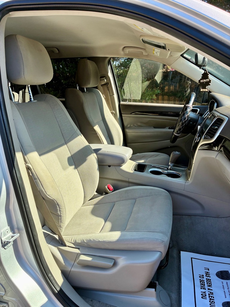 Photo 15 of this JEEP GRAND CHEROKEE