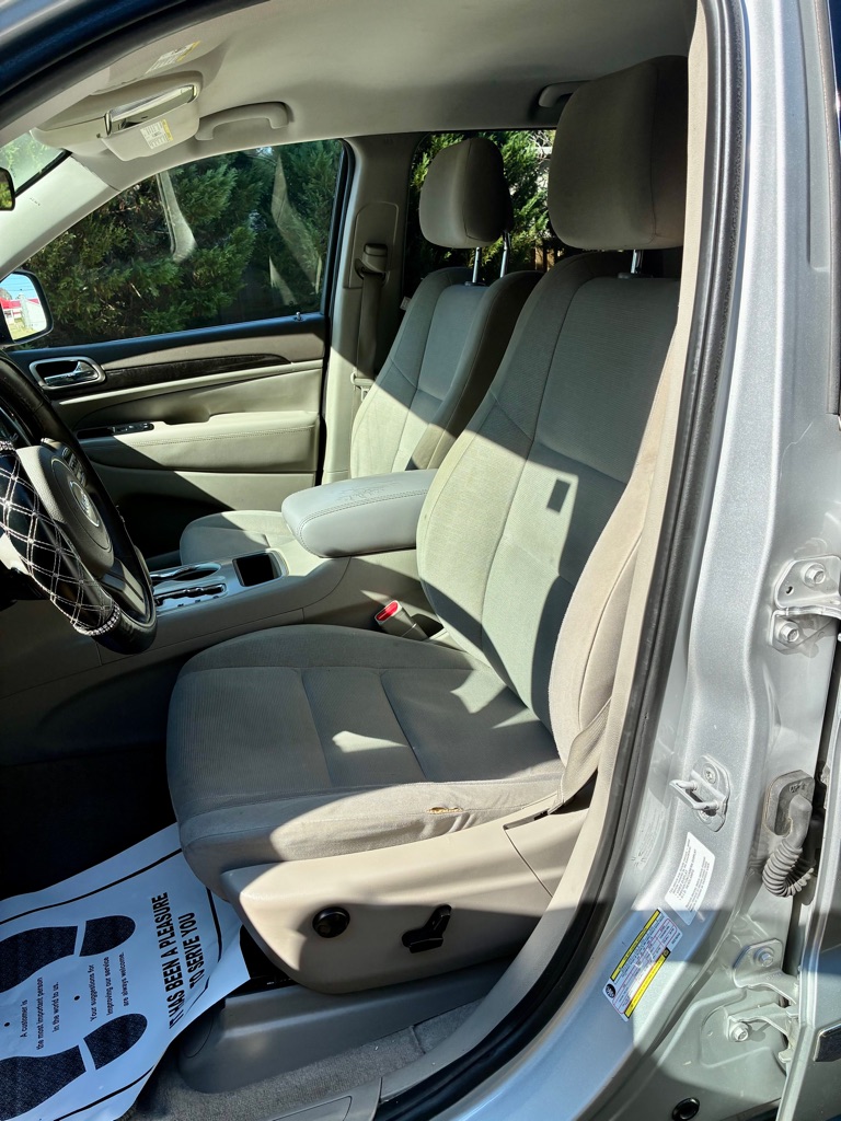 Photo 8 of this JEEP GRAND CHEROKEE