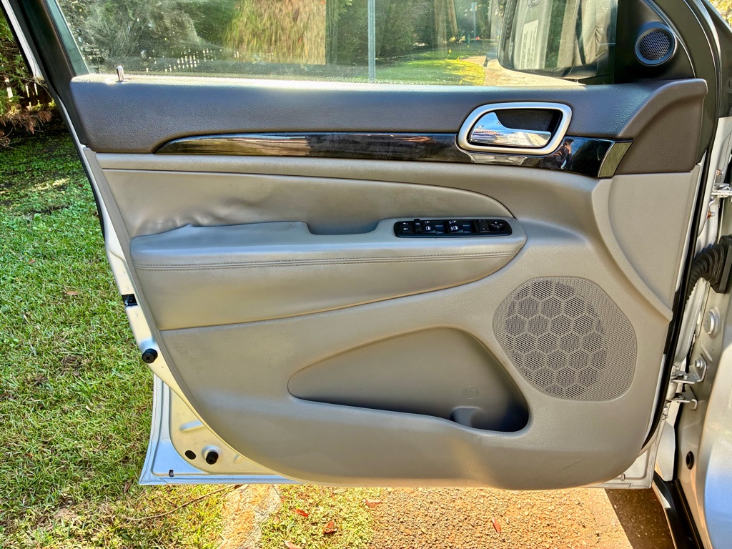 Photo 9 of this JEEP GRAND CHEROKEE
