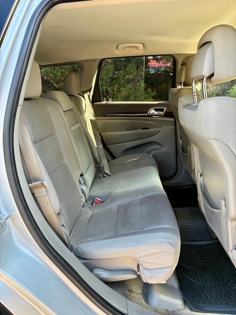 Photo 13 of this JEEP GRAND CHEROKEE