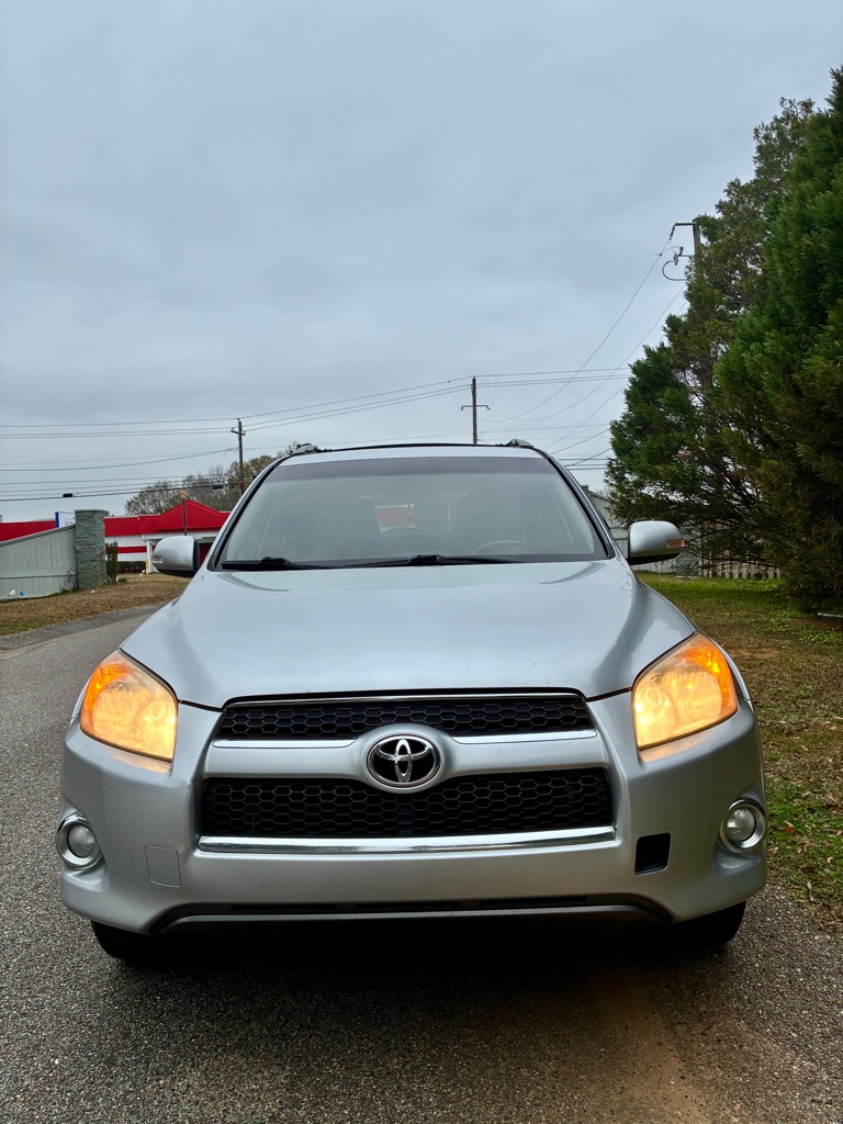 Photo 2 of this TOYOTA RAV4