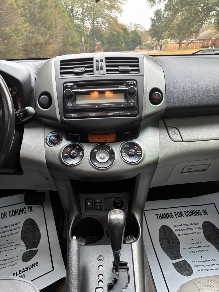 Photo 18 of this TOYOTA RAV4