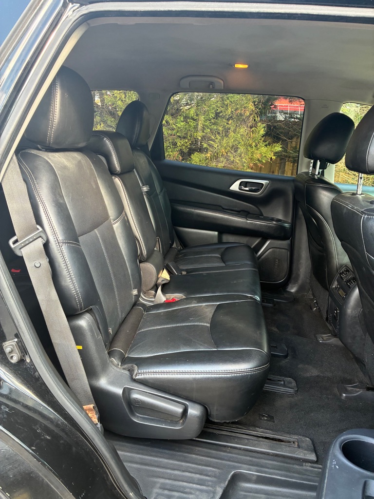 Photo 12 of this NISSAN PATHFINDER