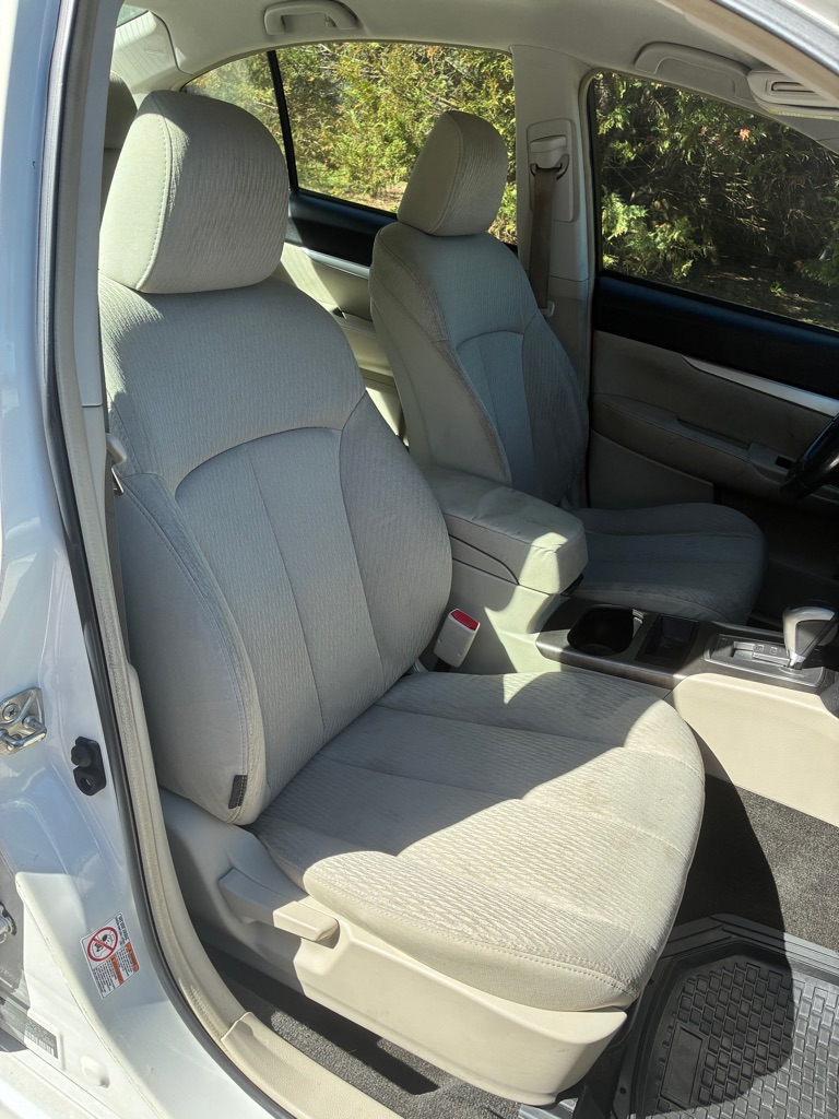 Photo 13 of this SUBARU LEGACY