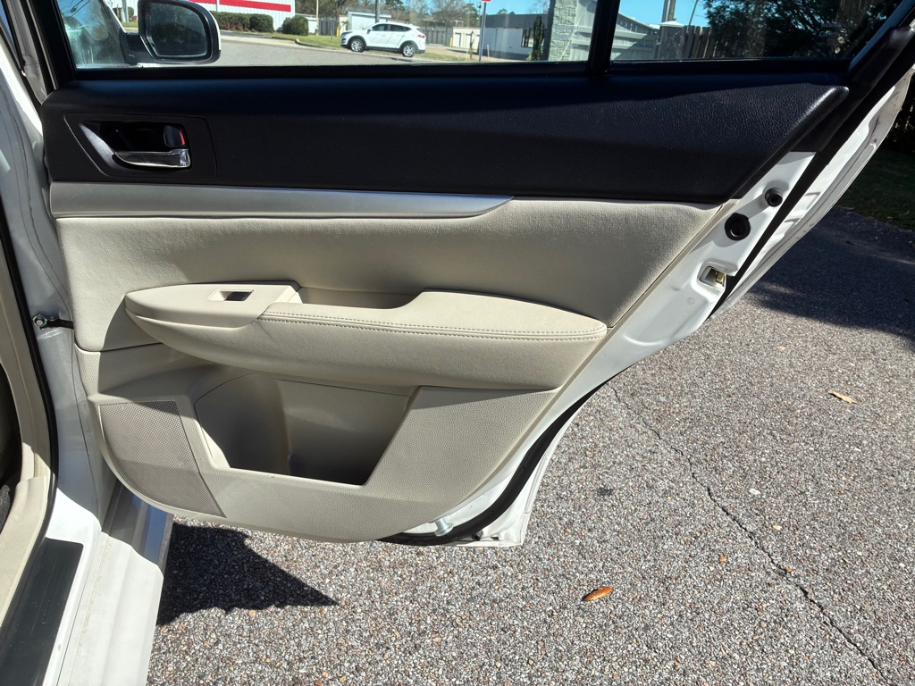 Photo 12 of this SUBARU LEGACY