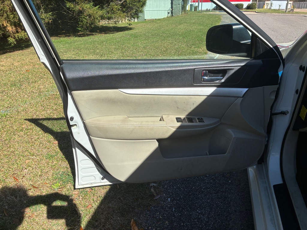 Photo 8 of this SUBARU LEGACY
