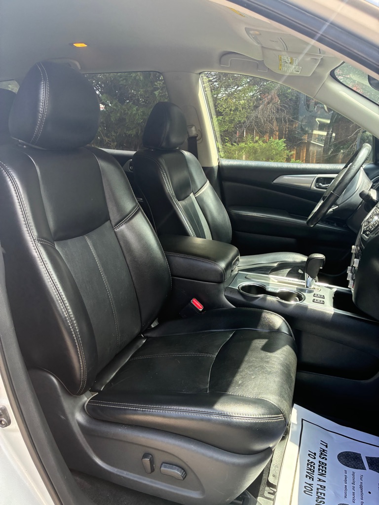 Photo 34 of this NISSAN PATHFINDER