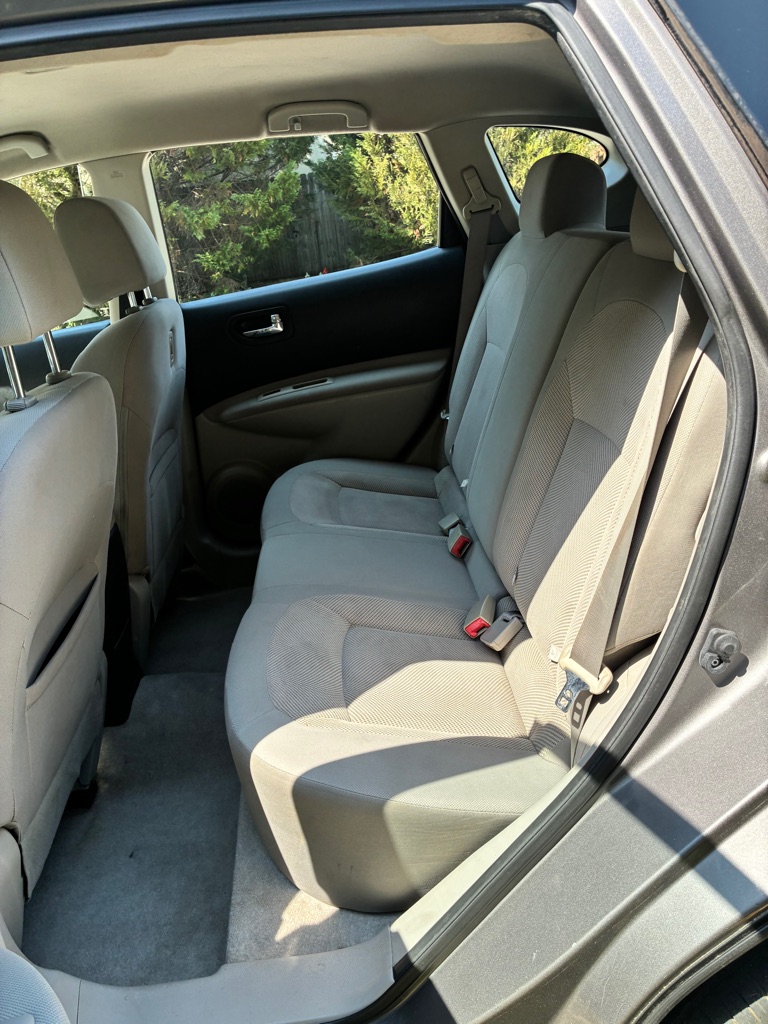 Photo 10 of this NISSAN ROGUE SELECT