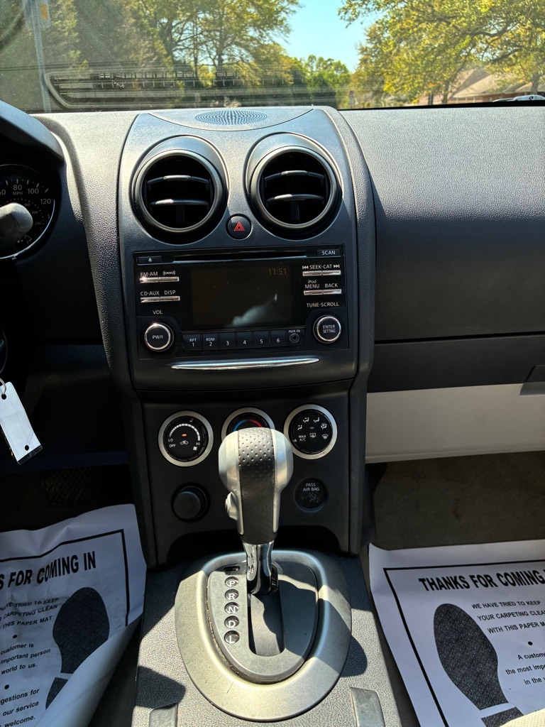 Photo 13 of this NISSAN ROGUE SELECT