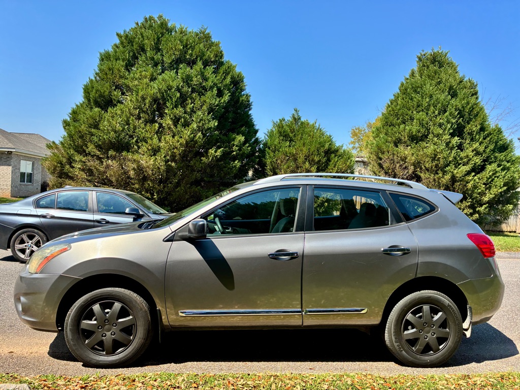 Photo 3 of this NISSAN ROGUE SELECT
