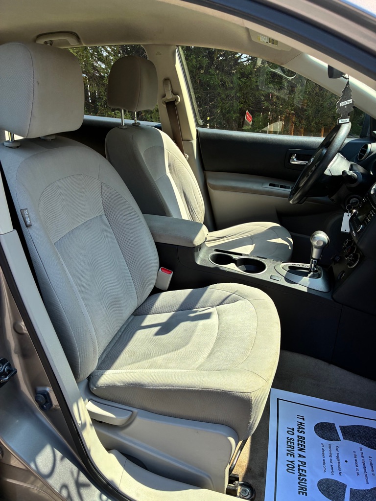 Photo 17 of this NISSAN ROGUE SELECT