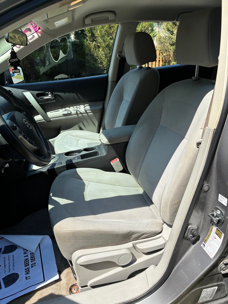 Photo 8 of this NISSAN ROGUE SELECT