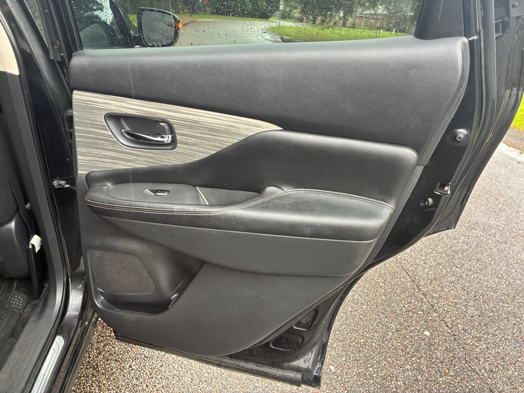 Photo 12 of this NISSAN MURANO