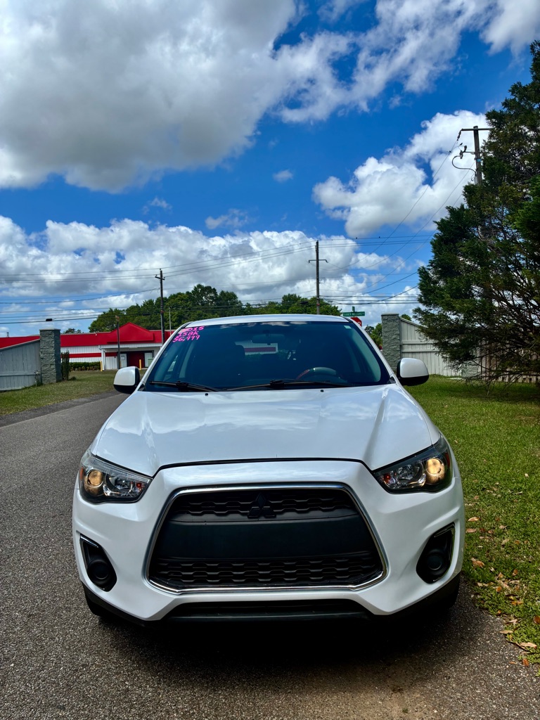 Photo 2 of this MITSUBISHI OUTLANDER SPORT
